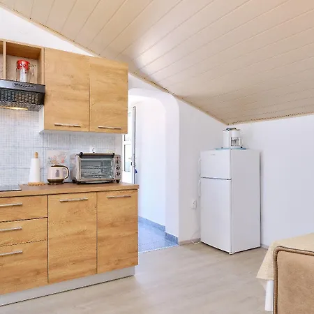 Nada - 150 M From Sea * Mali Lošinj