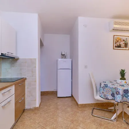 Nada Apartamento Mali Lošinj