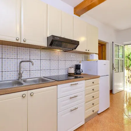 Apartment Nada - 150 M From Sea Mali Lošinj